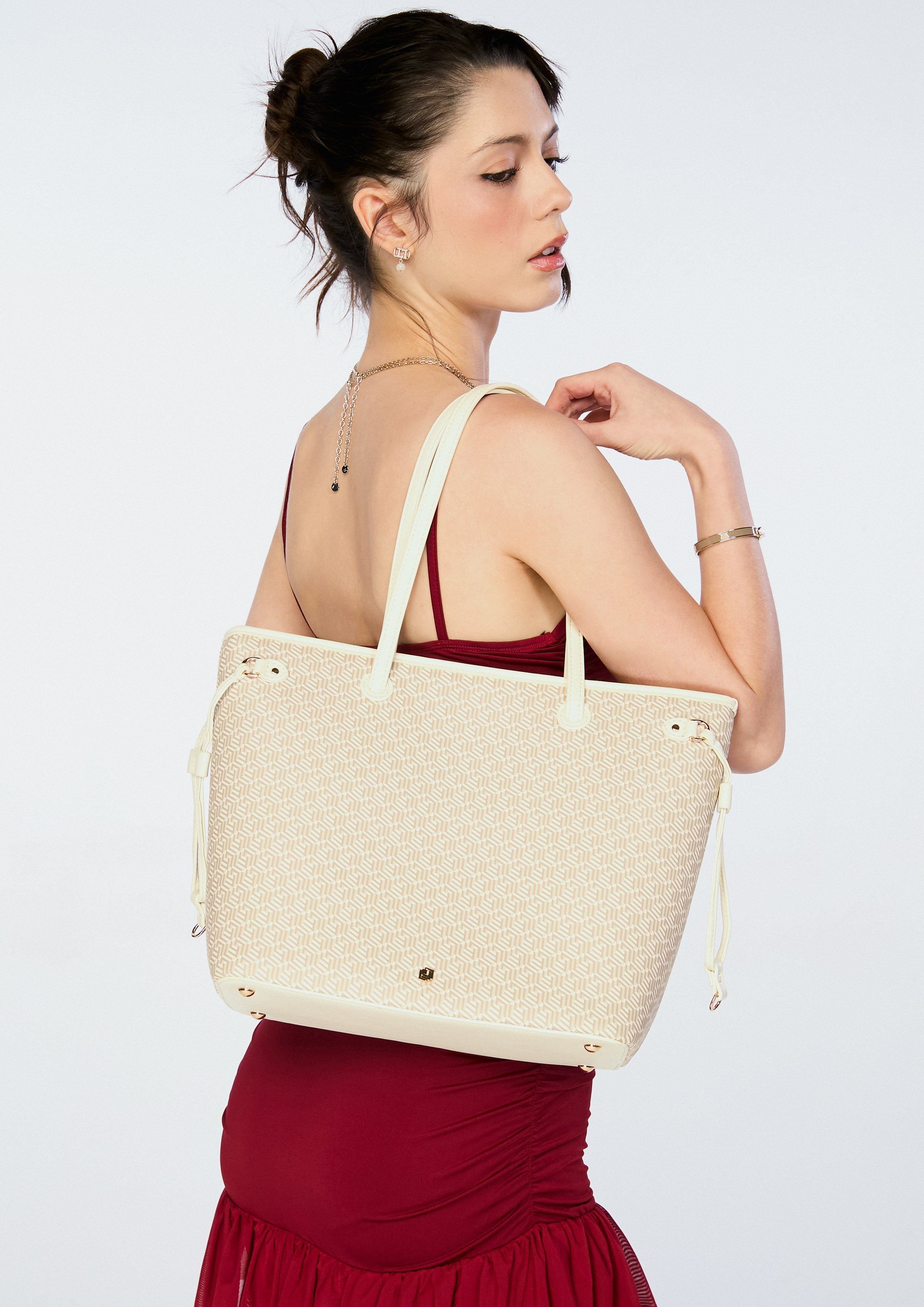 Milton Infinite L Tote Bag Ivory