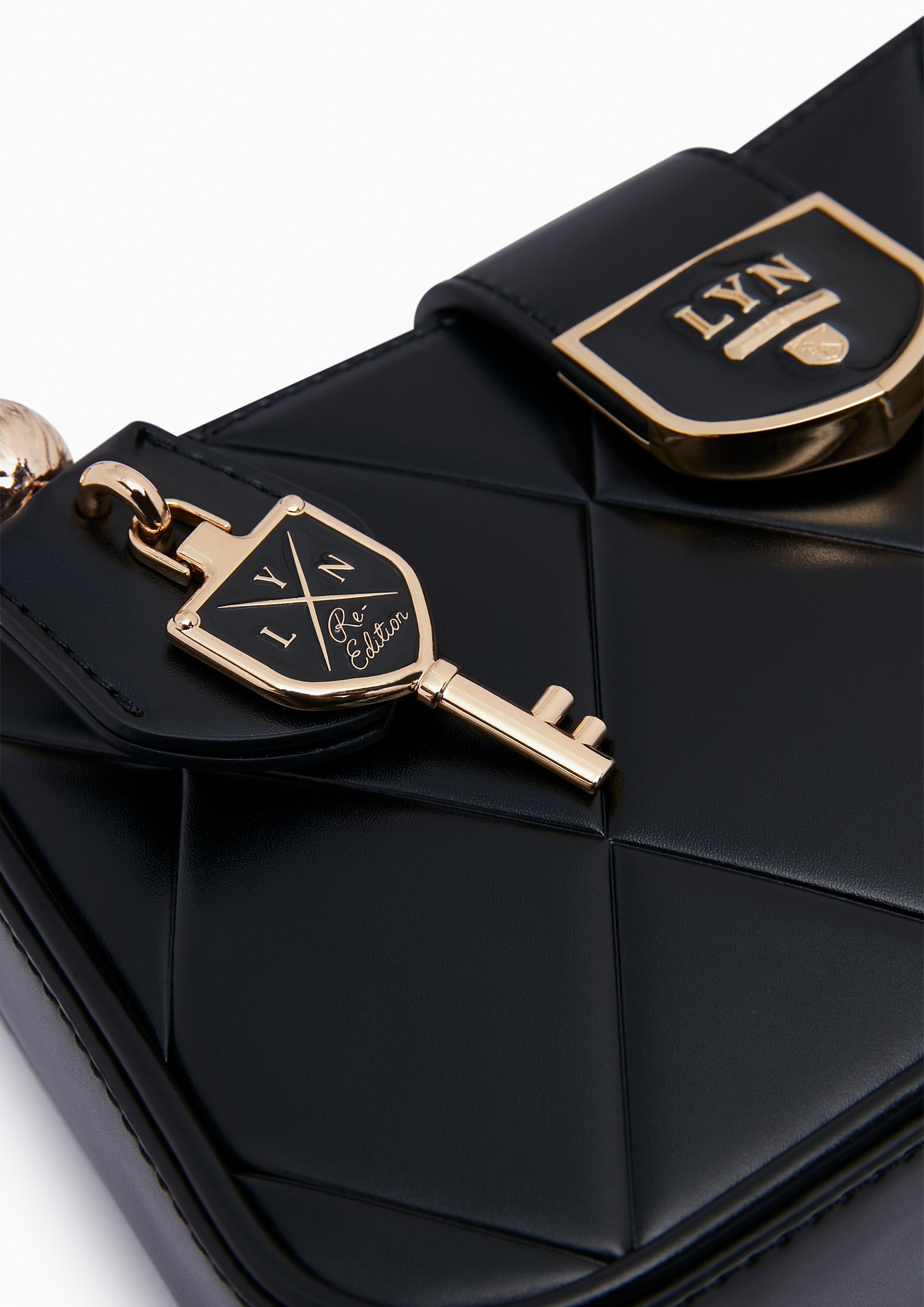 Re-Edit Wonder Ray Shoulder Bag S Black