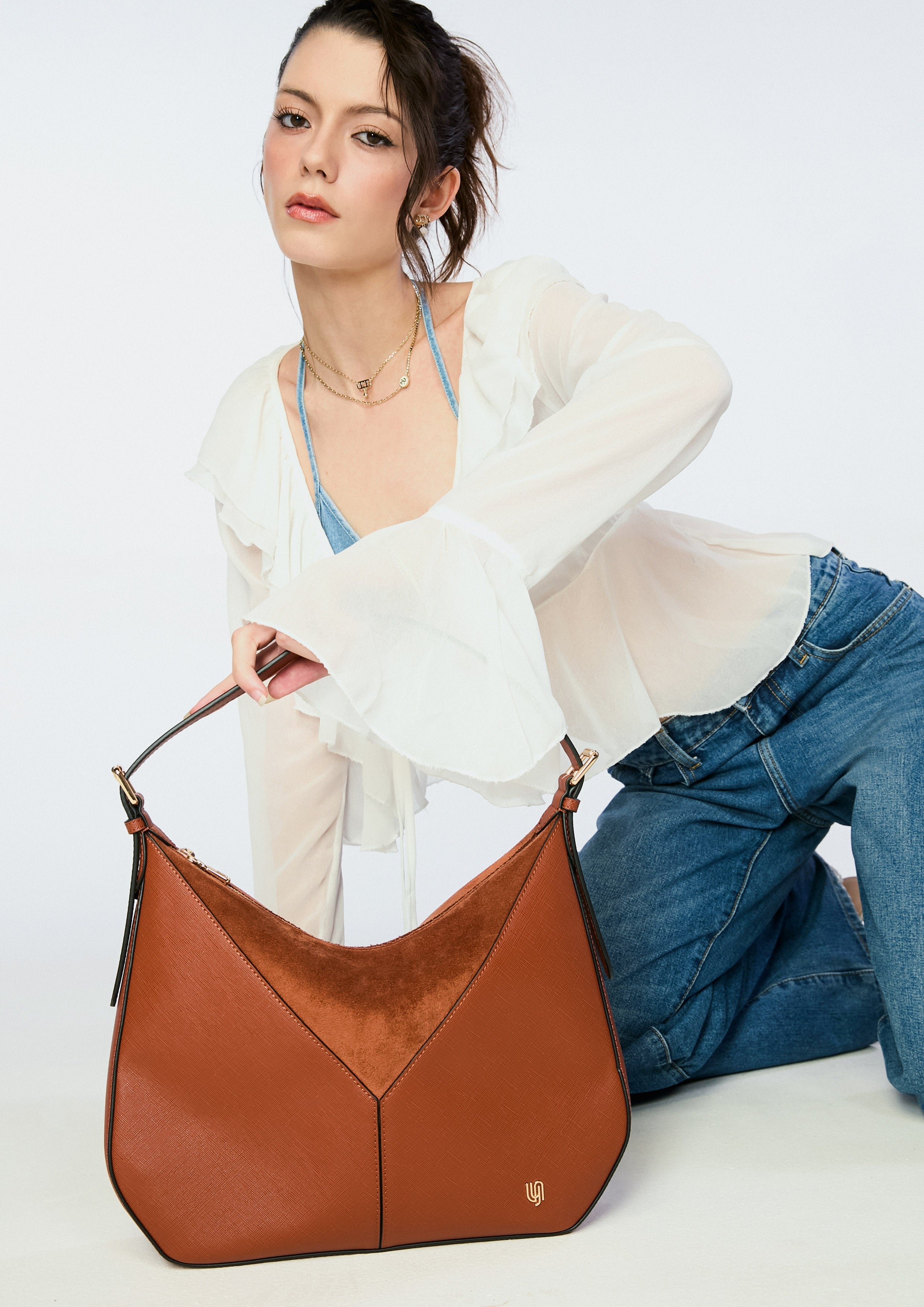 Poka Infinite M Shoulder Bag Brown