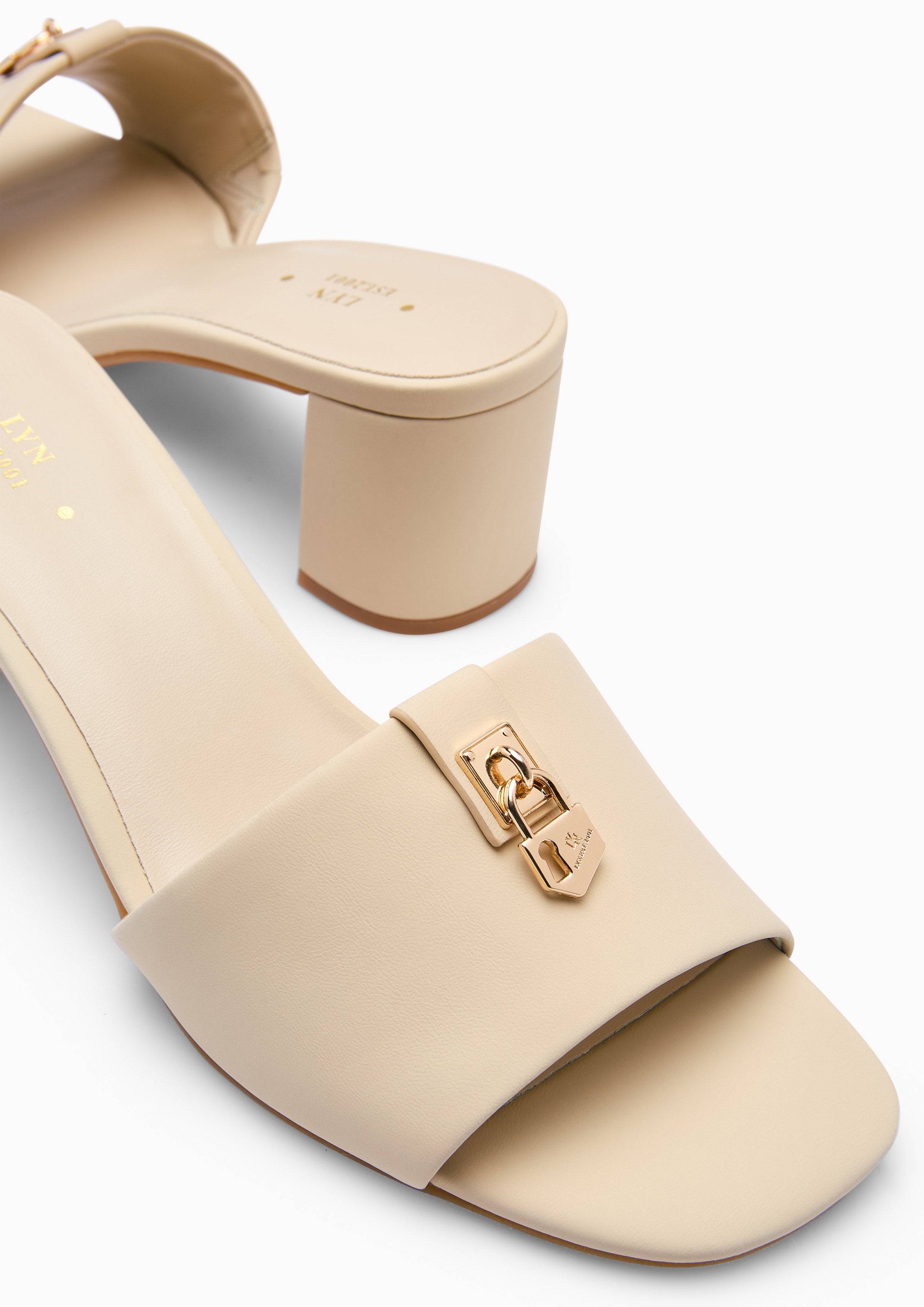 Neutra Mid Heels Beige