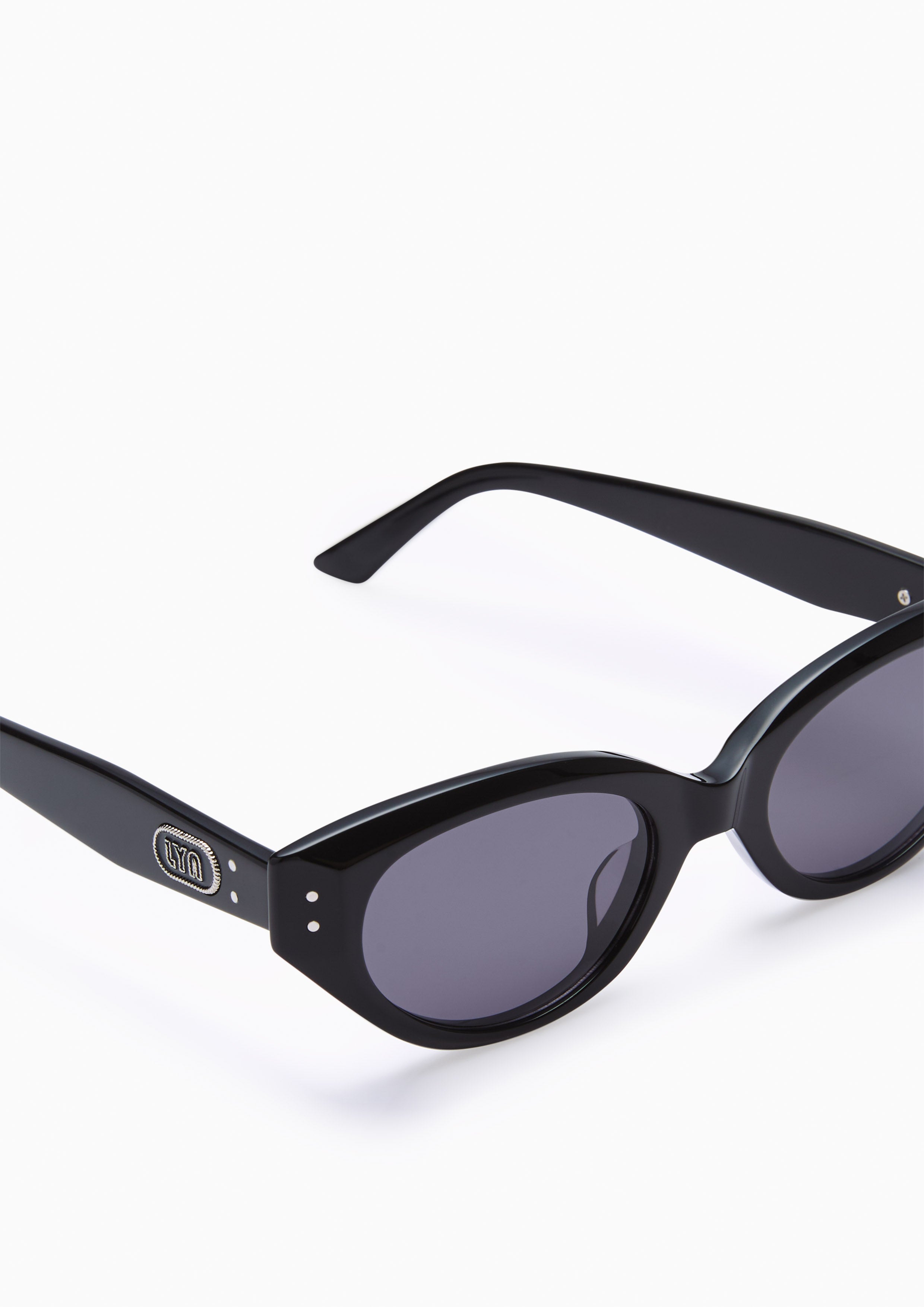Myra Sunglasses
Black