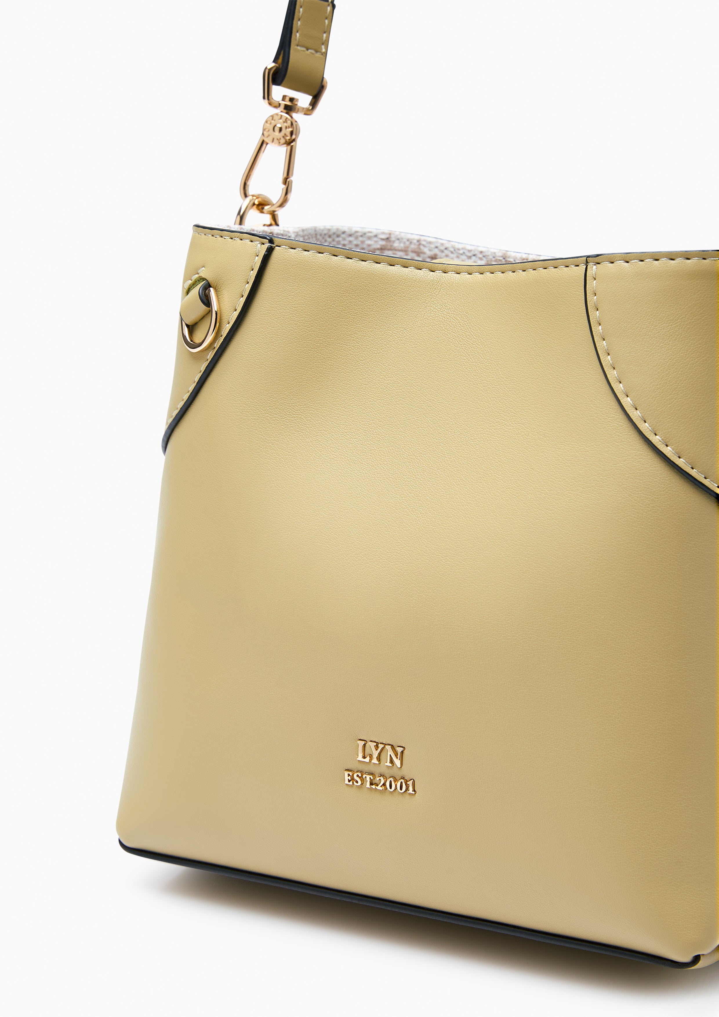 Serif S Bucket Bag Light Green