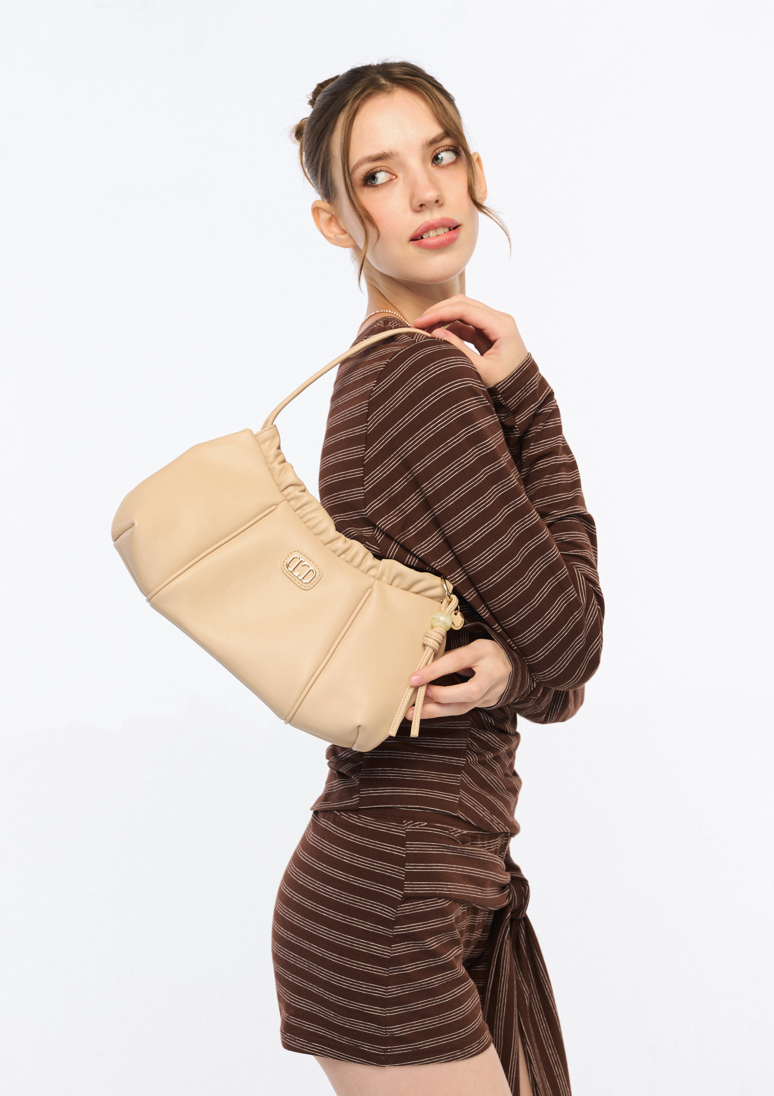 Blushcheer M Shoulder Bag Beige