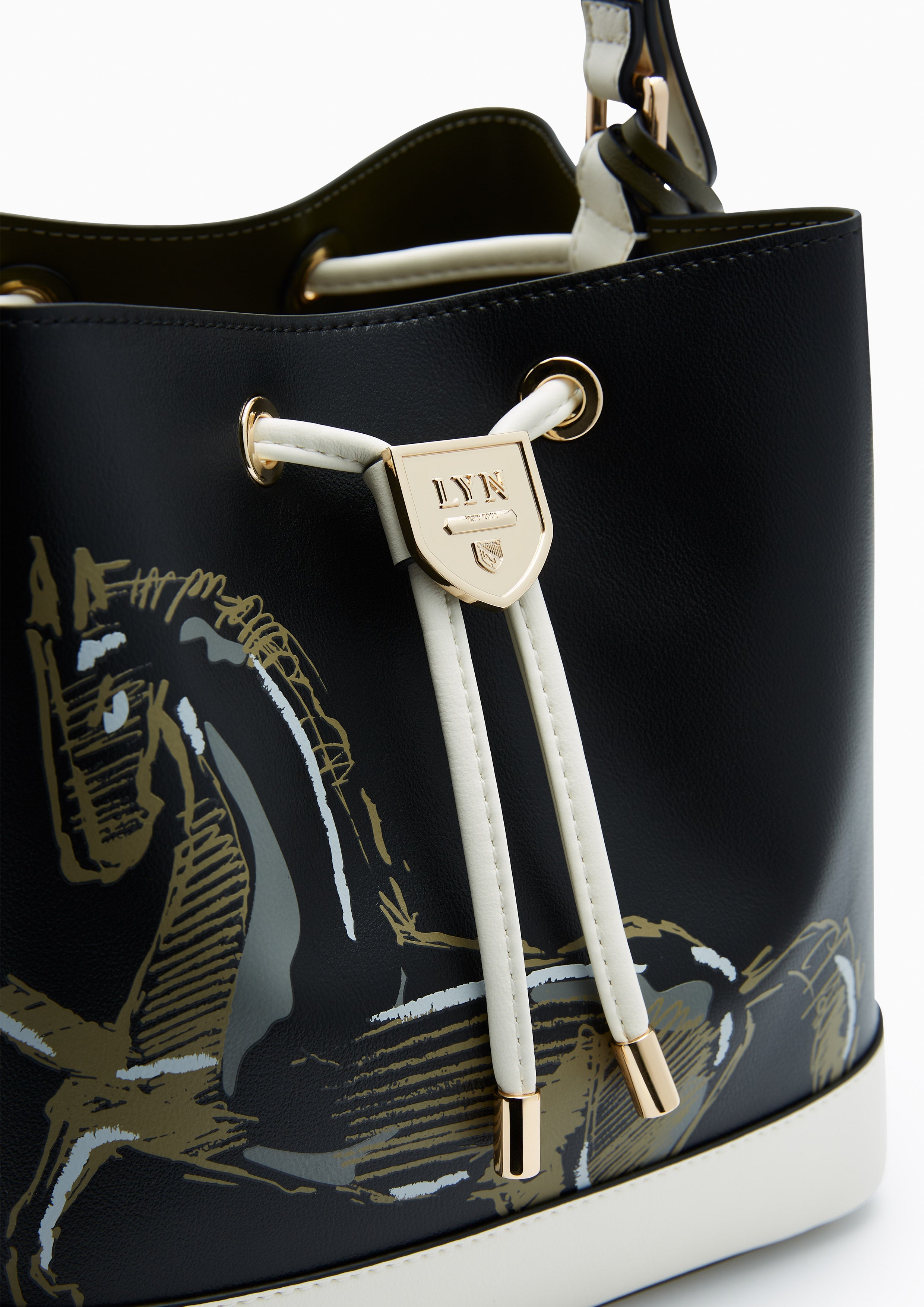 Re-Edit Mustang M Bucket Bag Black