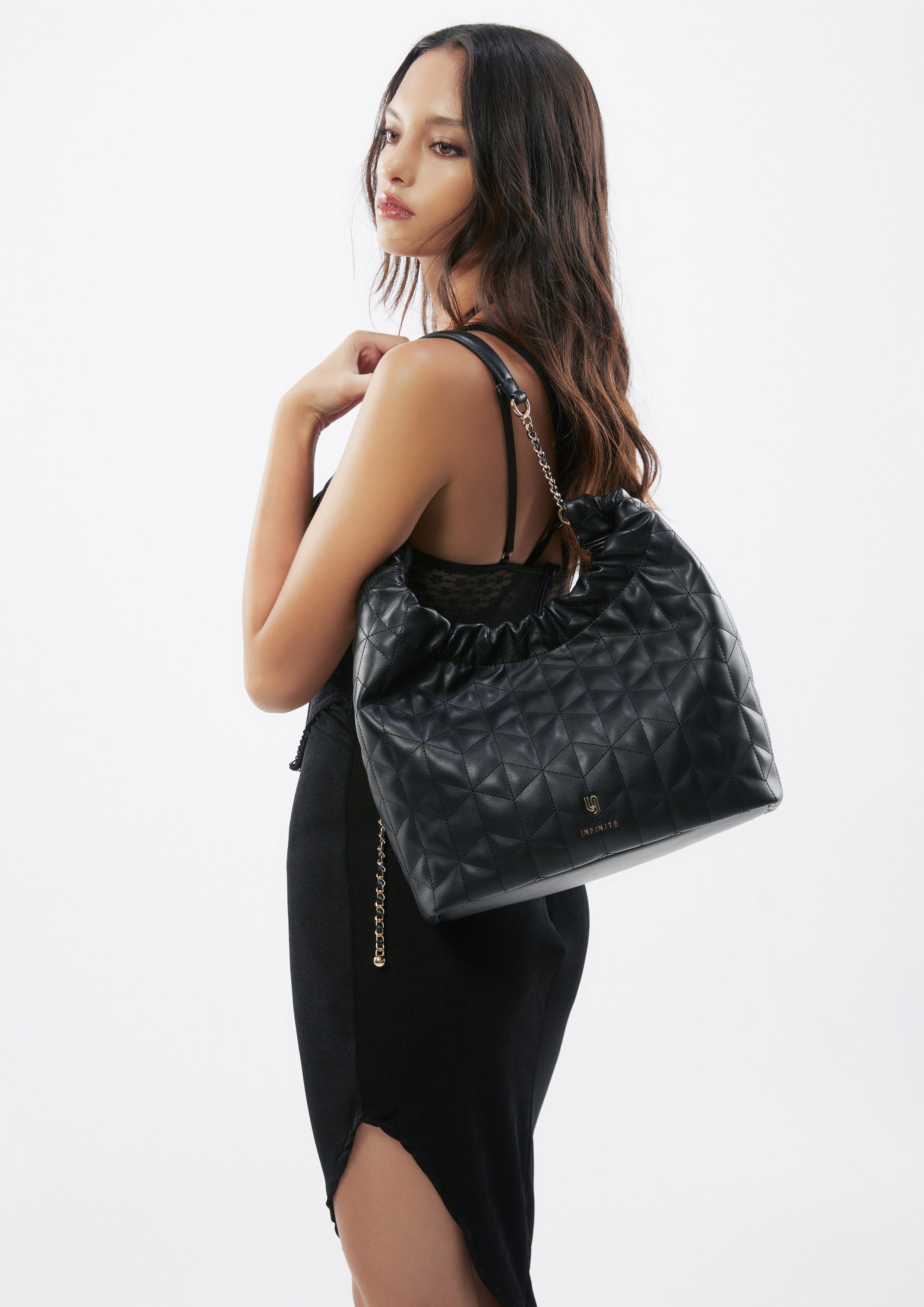 Monet 24 Infinite M Shoulder bag Black