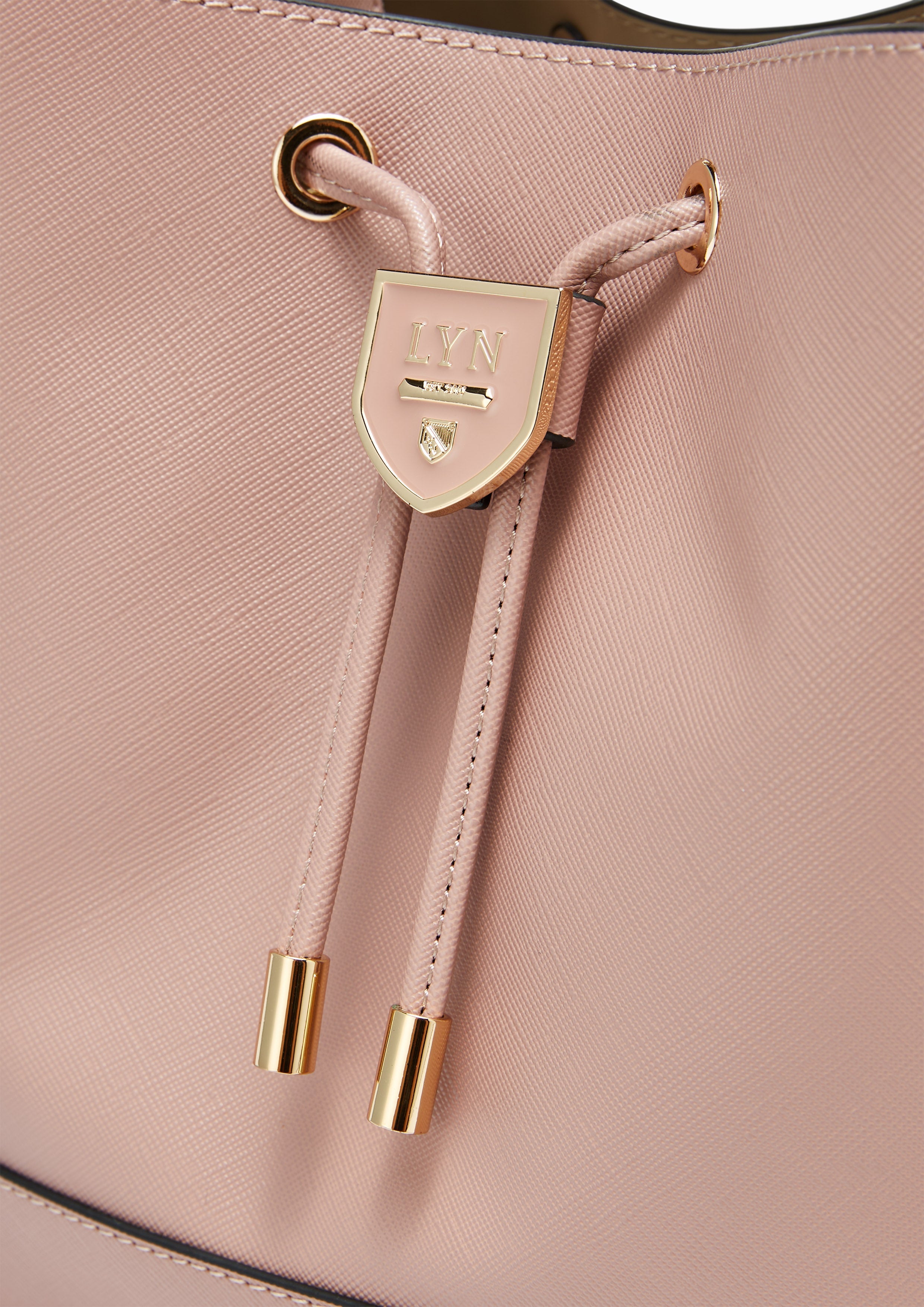 Carina Re-Edition M Bucket Bag Pink