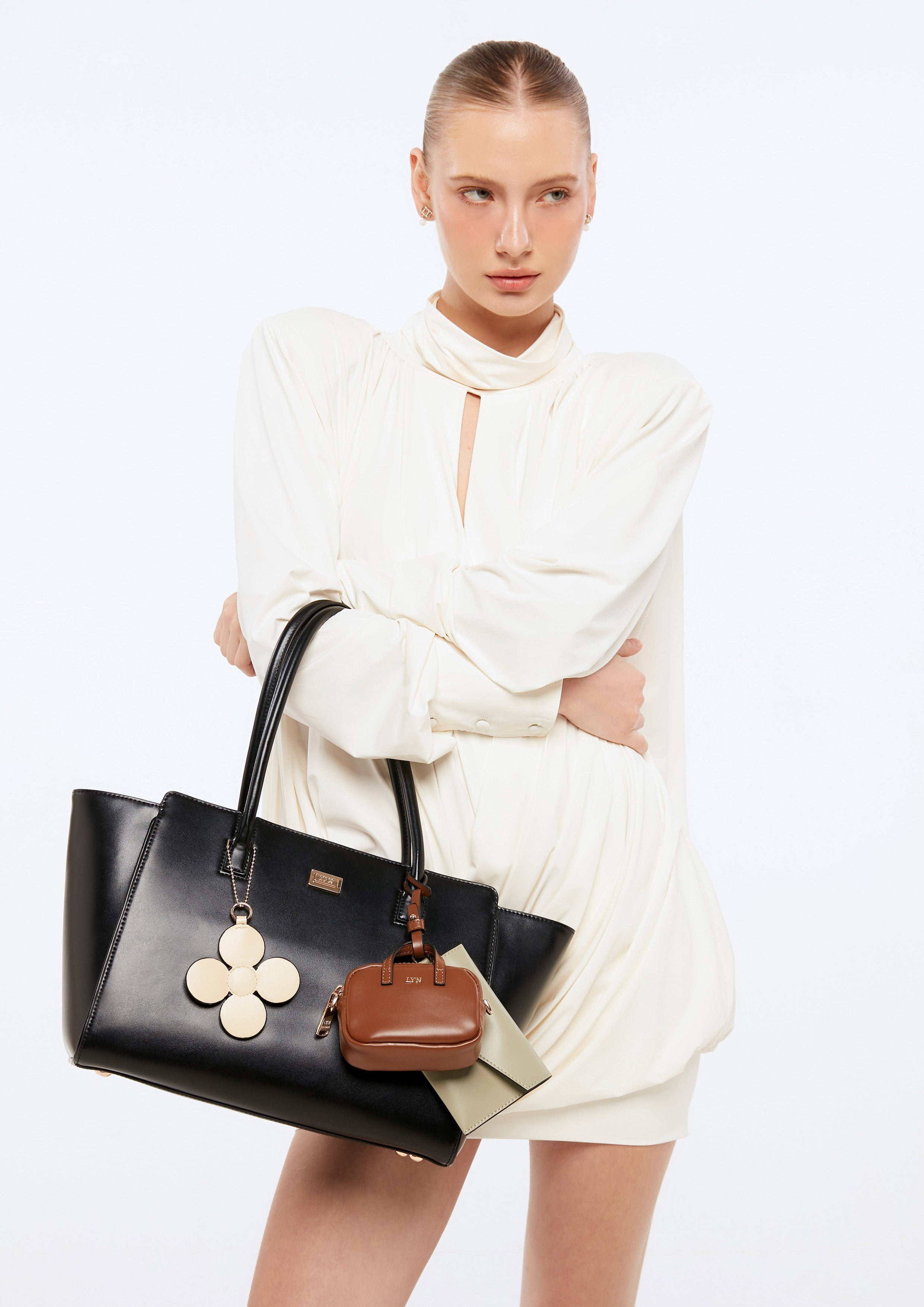 Danielle Xl Tote Bag Black