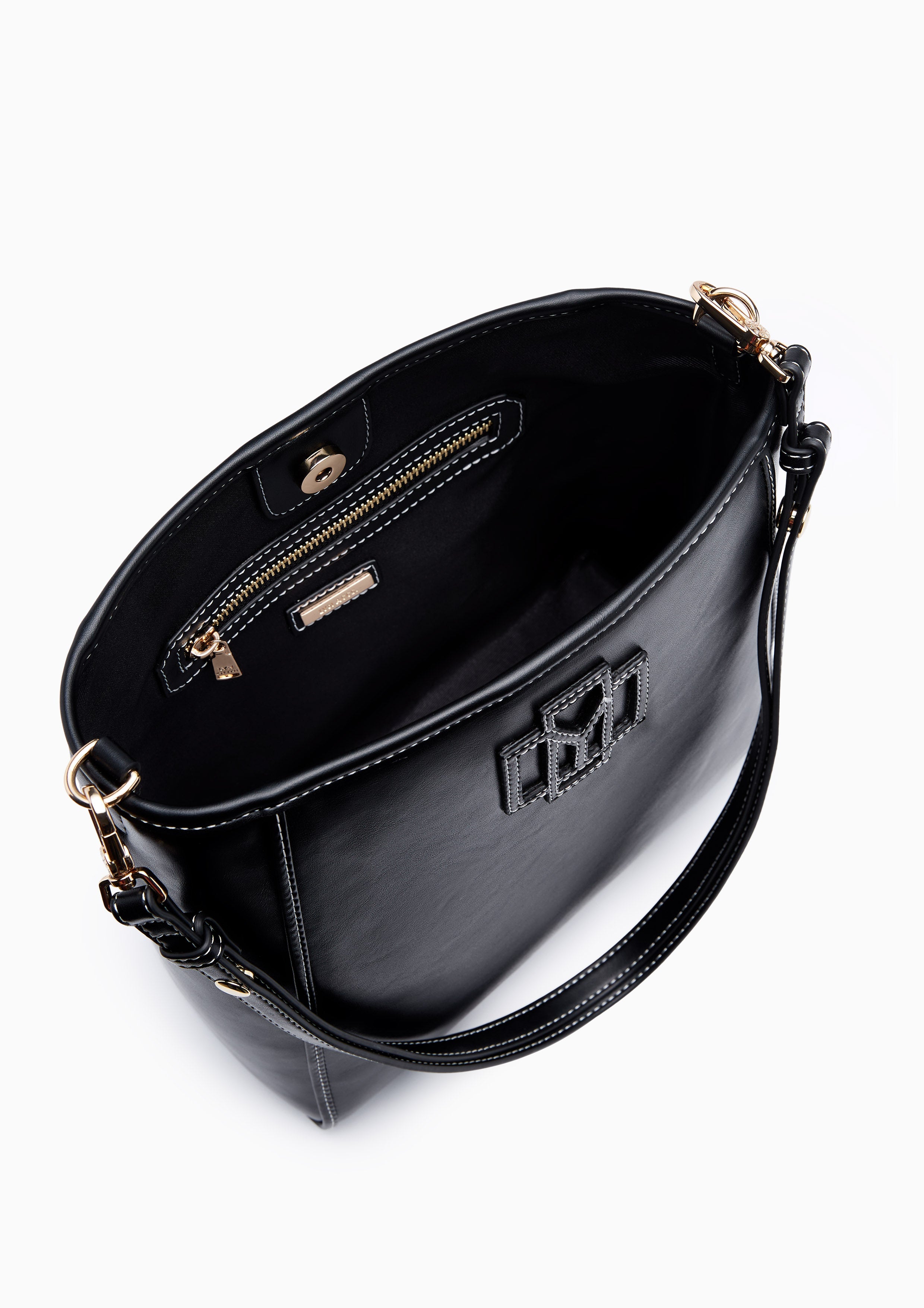 Berlyn L Shoulder Bag Black