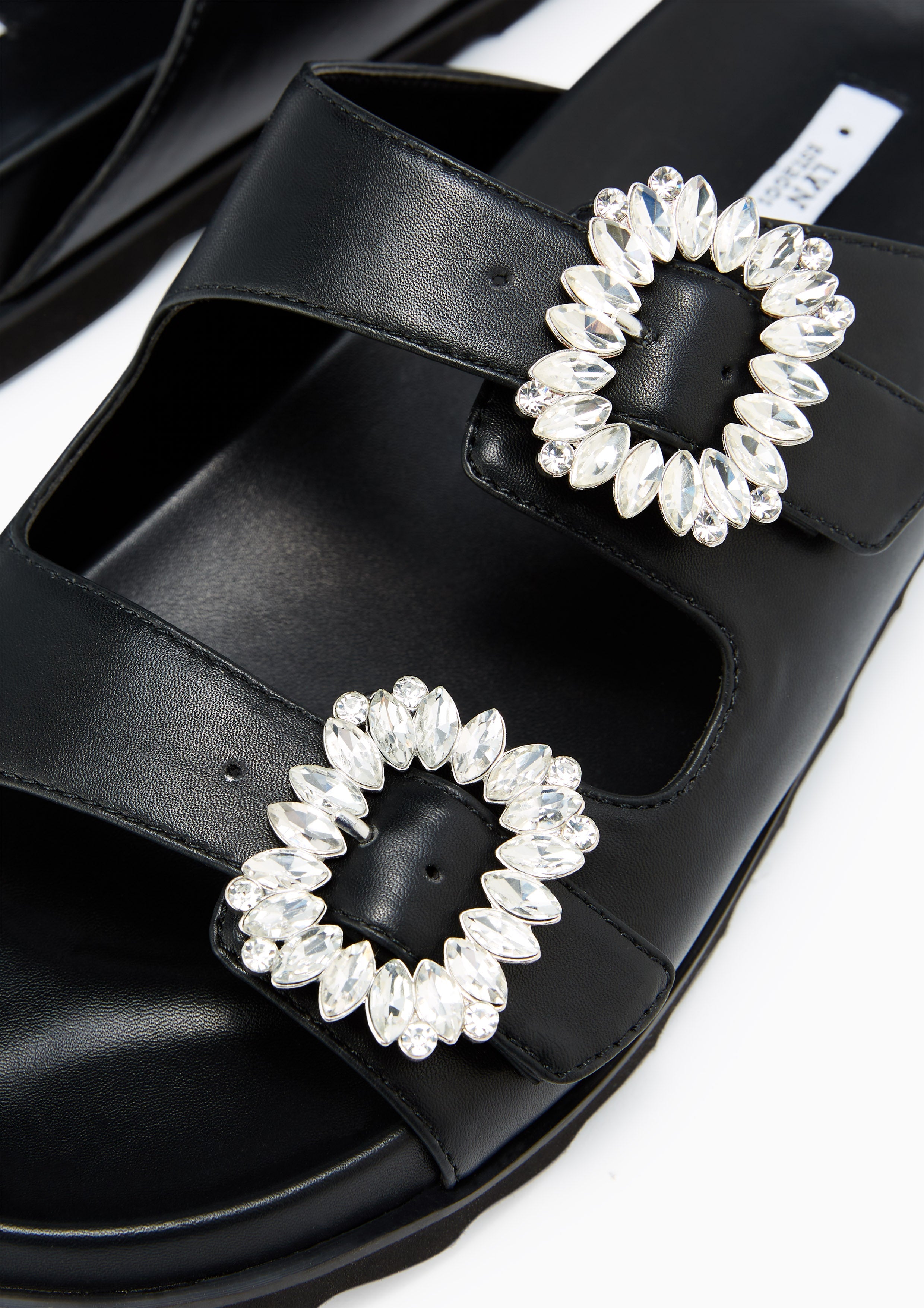 Veeni Plain Flat Sandals Black