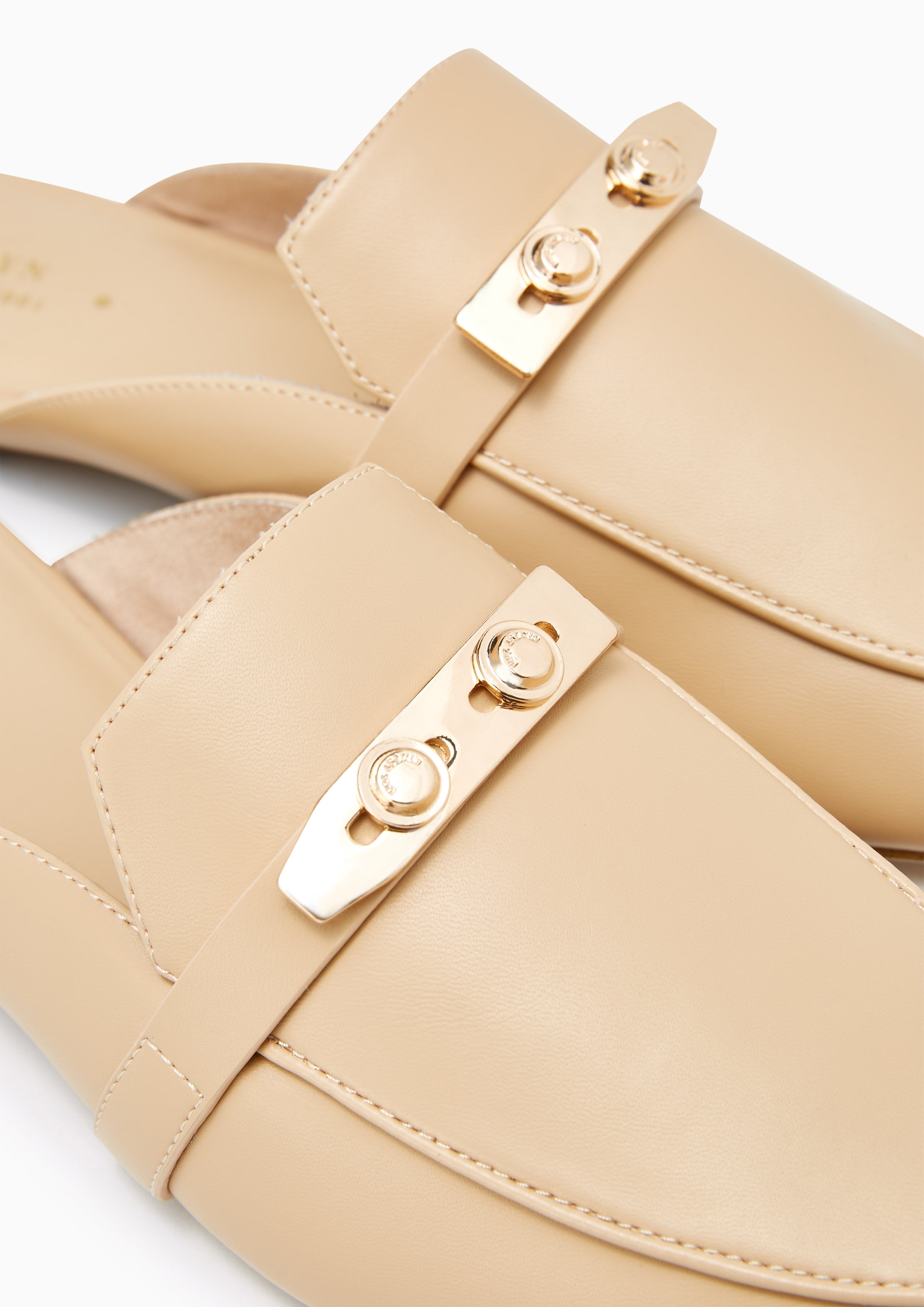 Master Flat Mules Beige