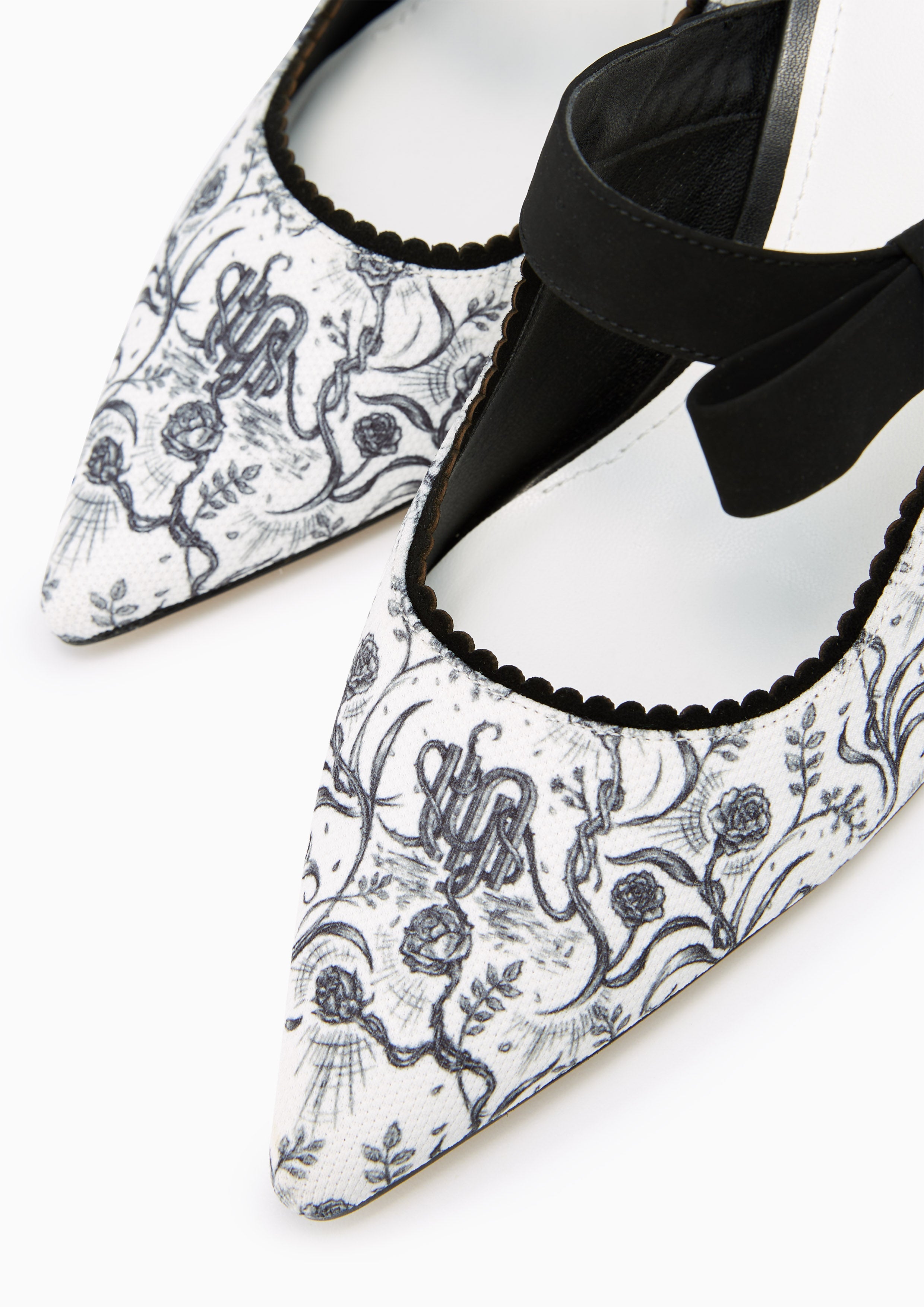 Maiden Infinite Sandals Printed Black