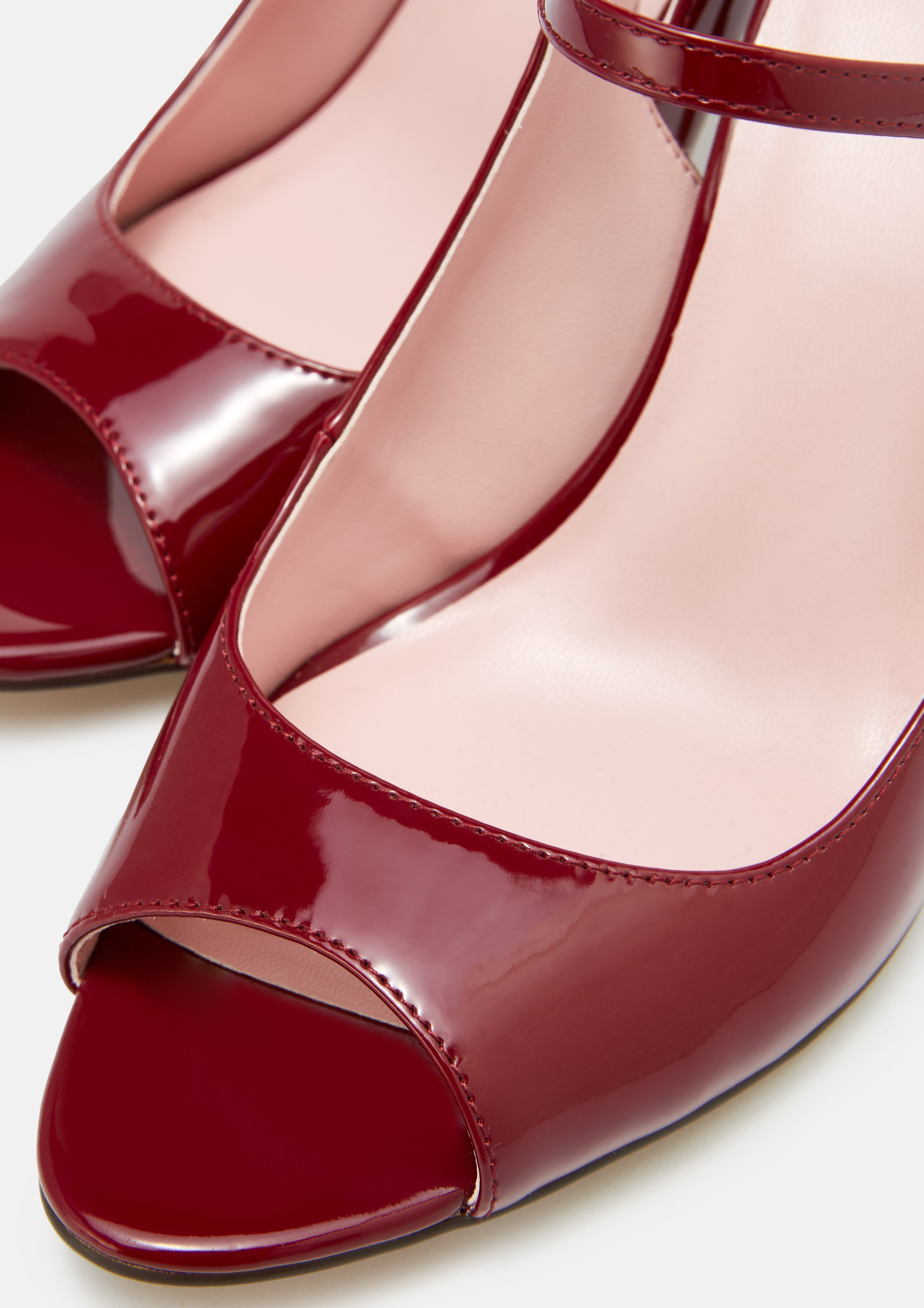 Abbot Heels Dark Red