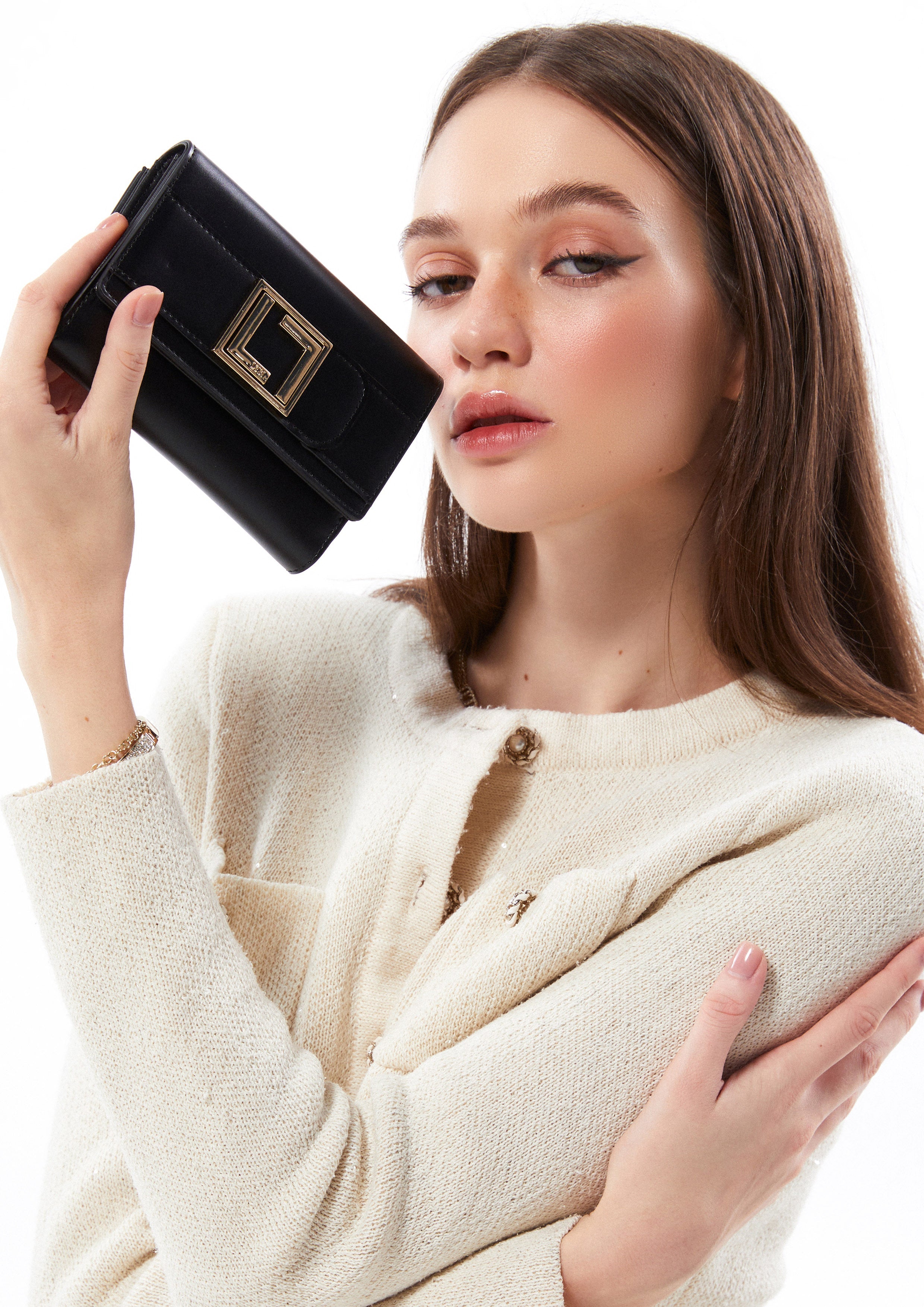 LYN 日本未発売BETTY SHORT WALLET ON CHAIN チェーンウォレット LYN 日本未発売BETTY SHORT WALLET ON CHAIN チェーンウォレット