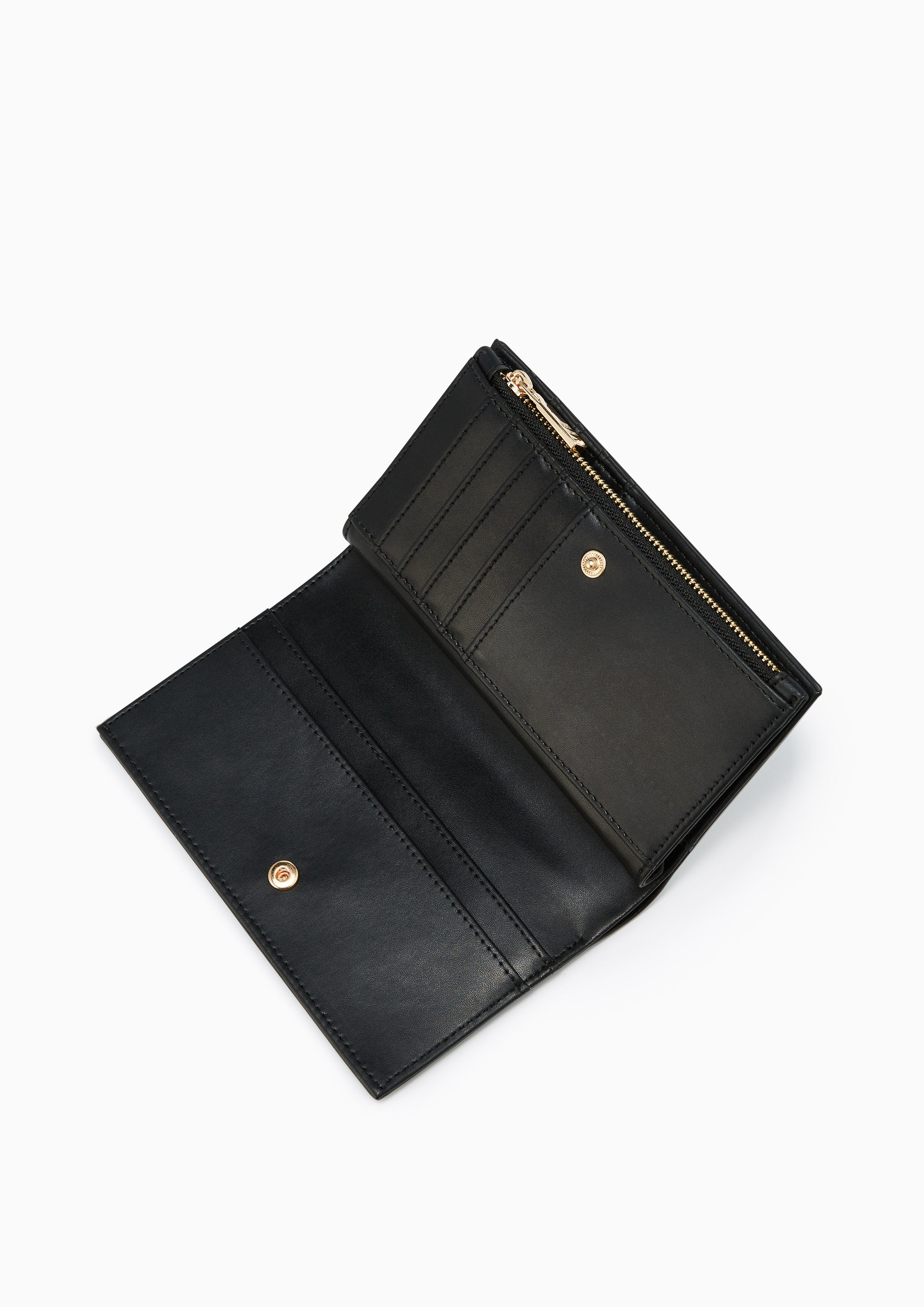 Essential Semi Short Wallet Black