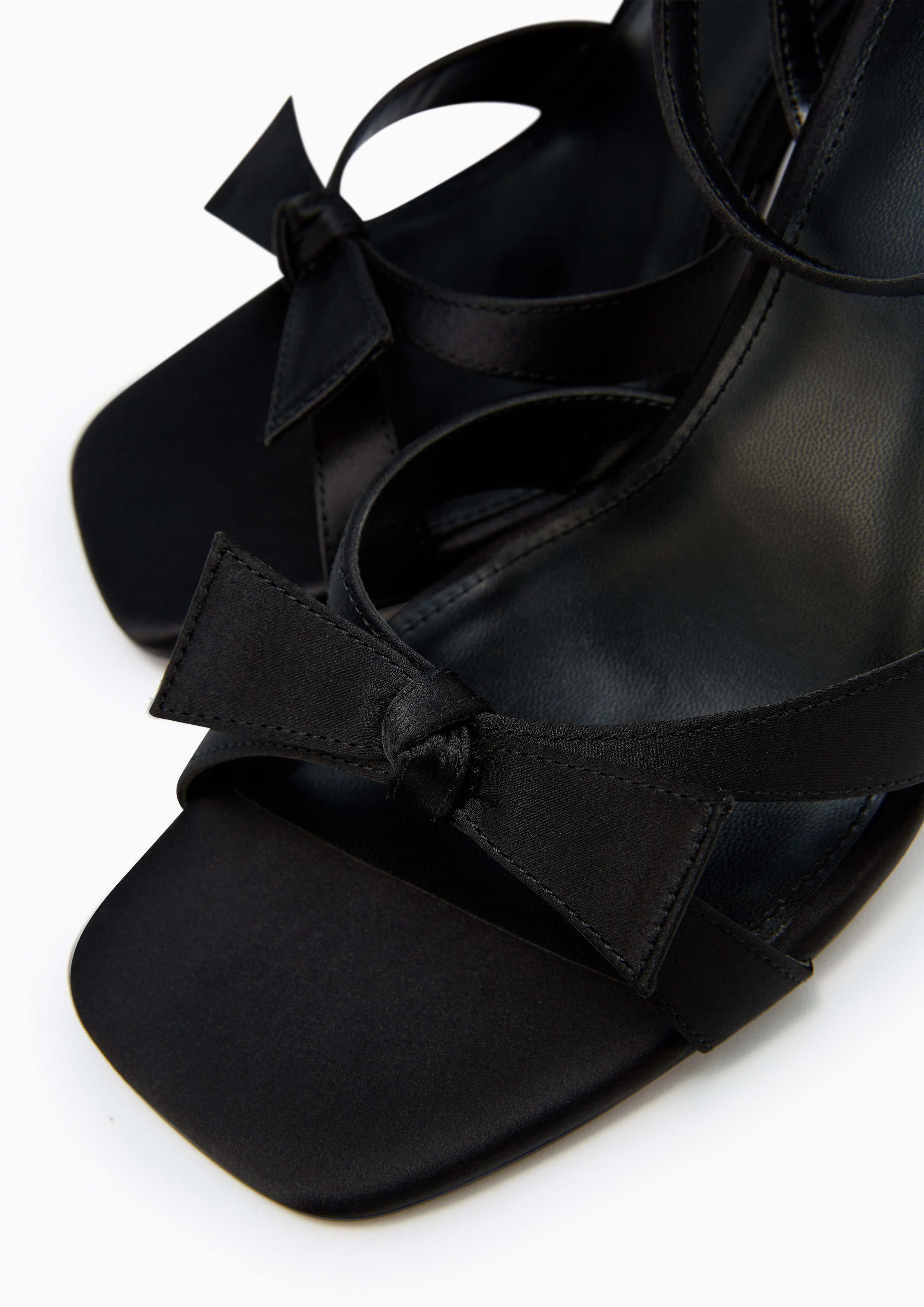 Bow Up Slingback Black