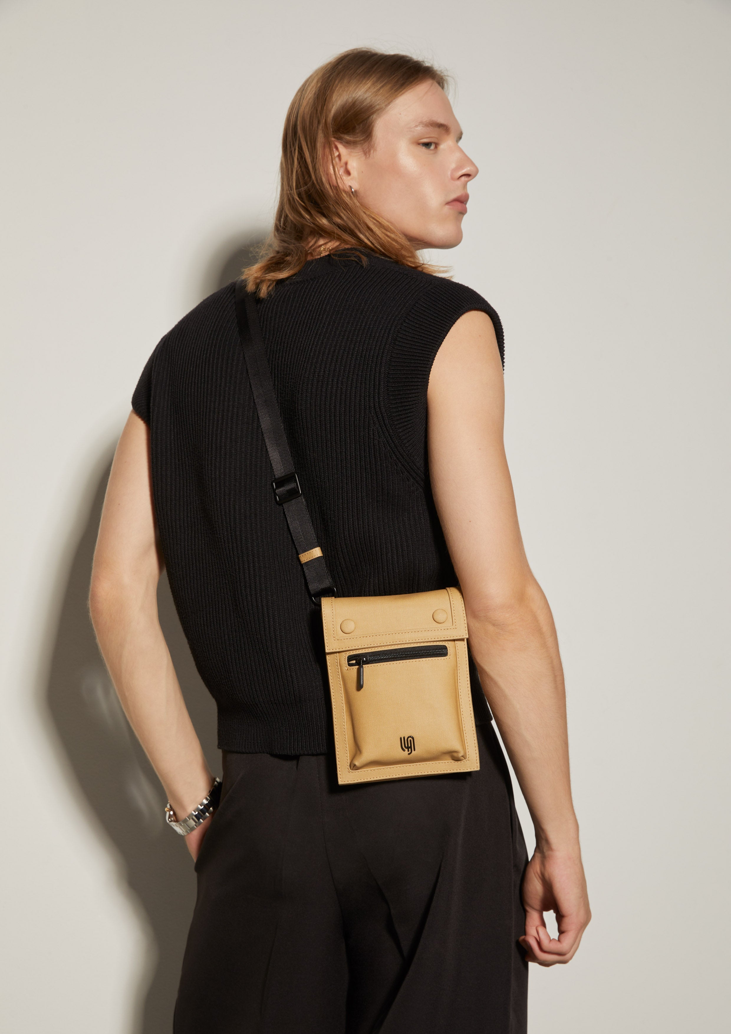 Benjie Inf Shoulder Bag Dark Beige