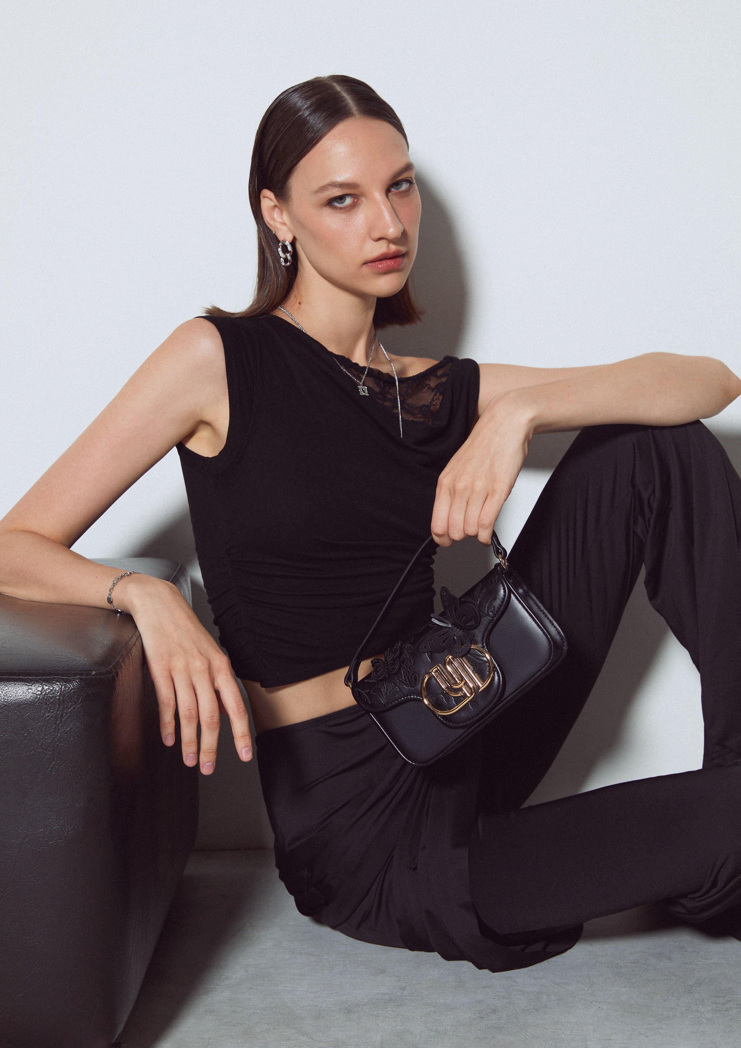 Gretta Infinite Shoulder Bag Black