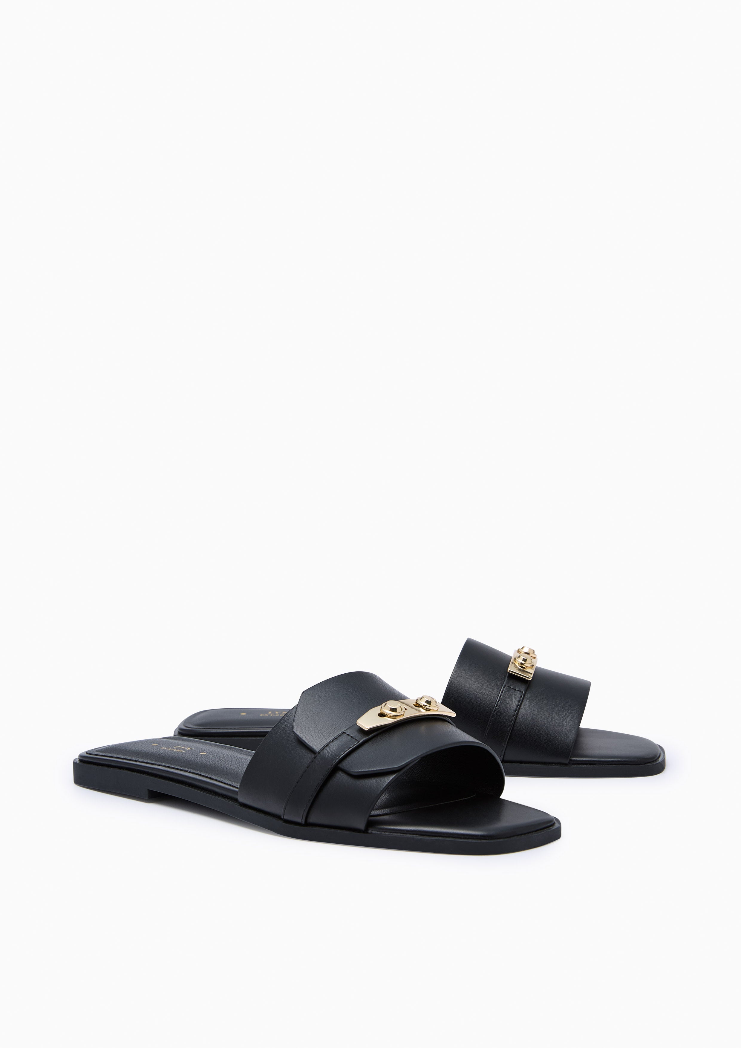 Master Ii Flat Slip-Ons Black