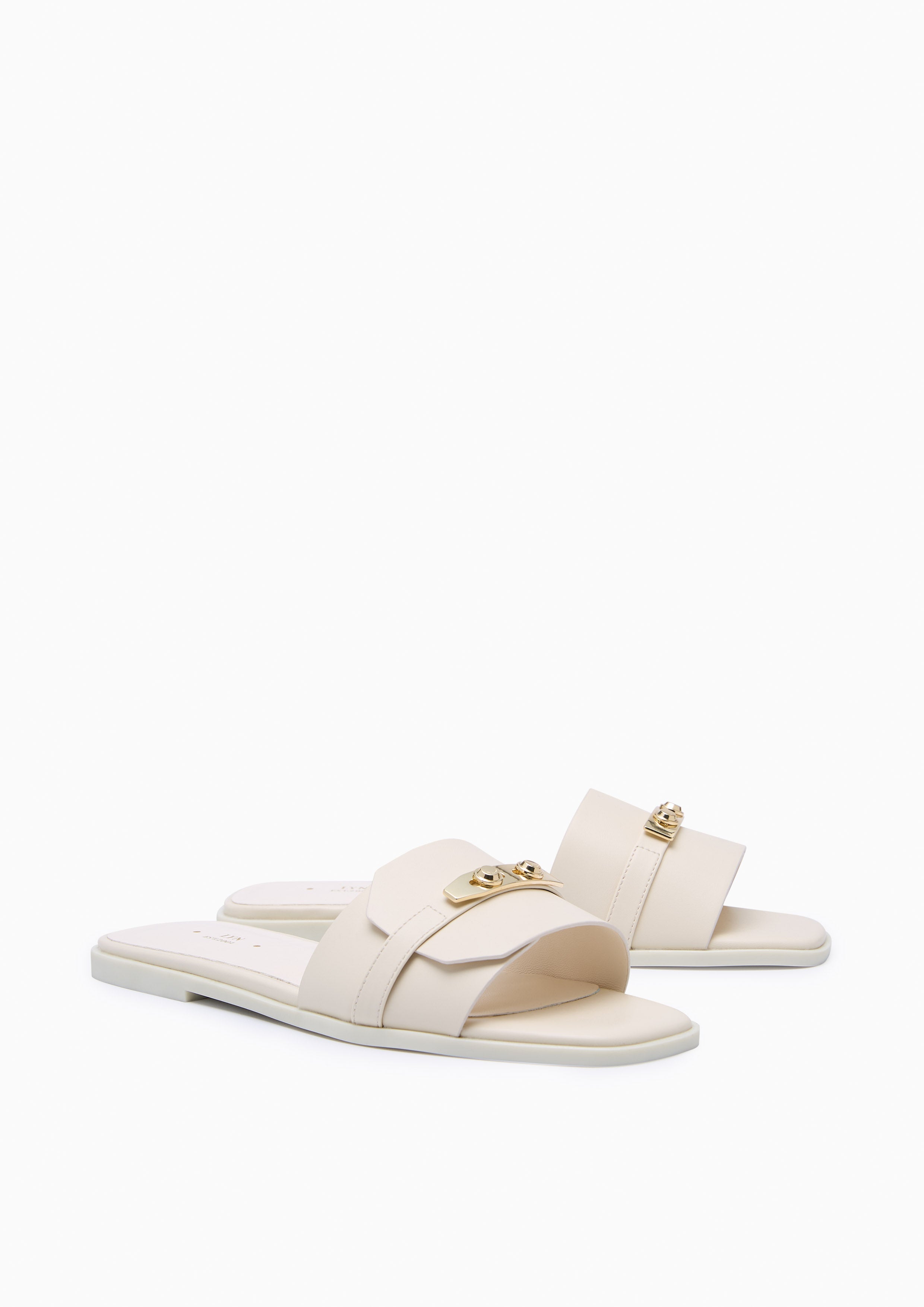Master Ii Flat Slip-Ons Ivory